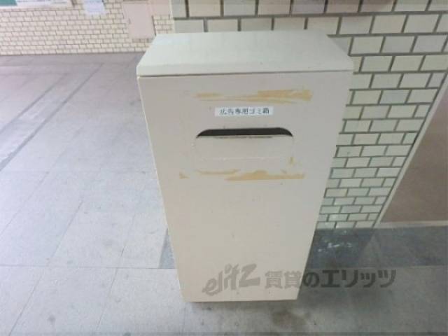 ゴミ置き場　広告用ゴミ箱
