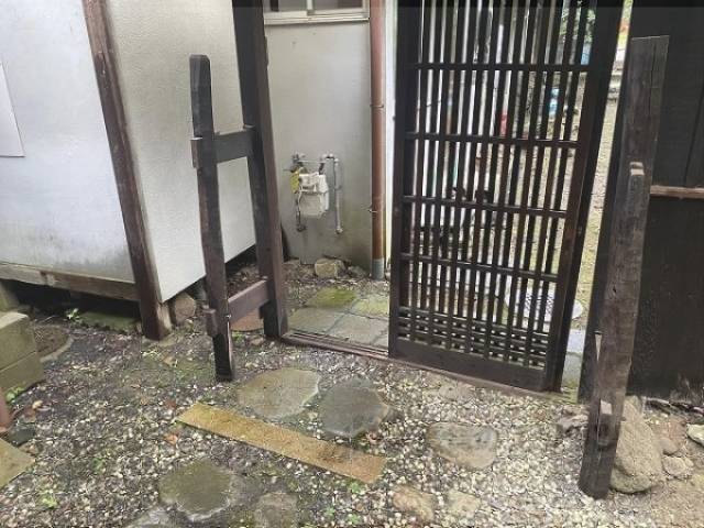 玄関前