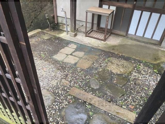玄関前