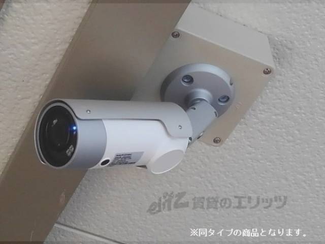 エントランス　防犯カメラ