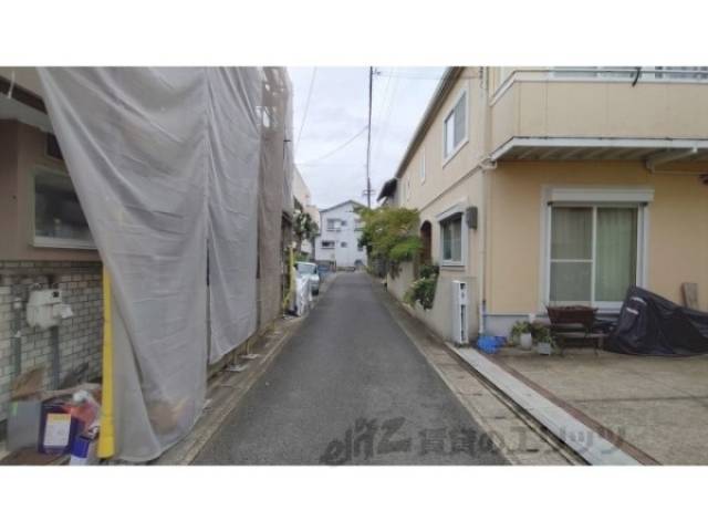 前面道路　西側