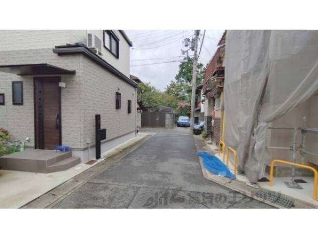 前面道路　西側