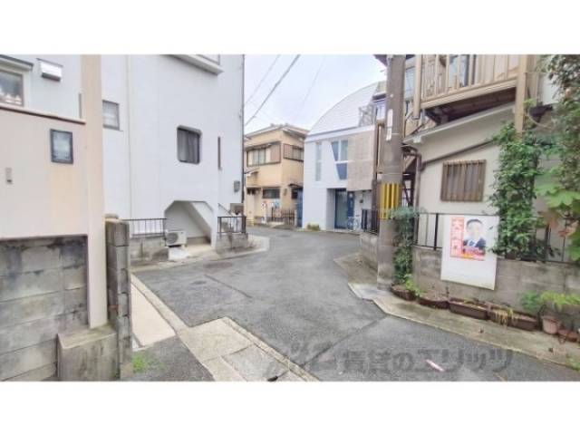 前面道路　西側