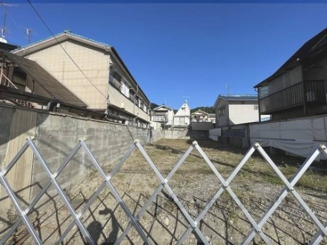 奥が東側