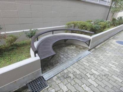 ベンチ