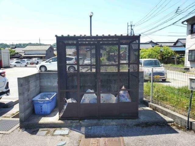 敷地内ゴミ集積庫