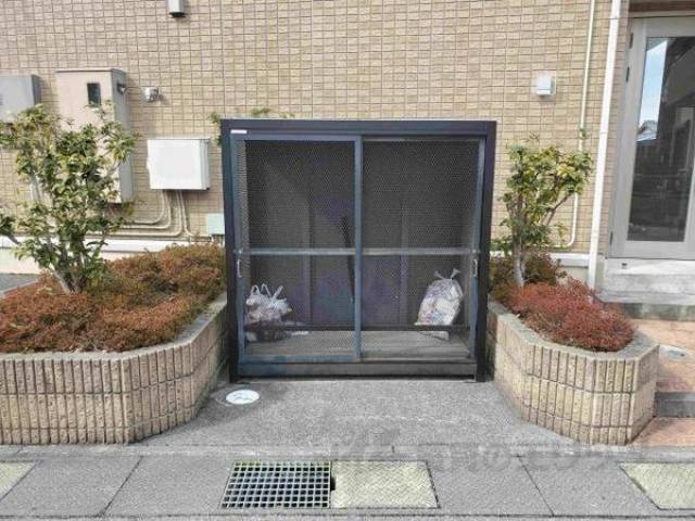 敷地内ゴミ集積庫