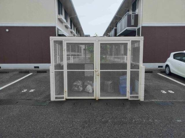 敷地内ゴミ集積庫