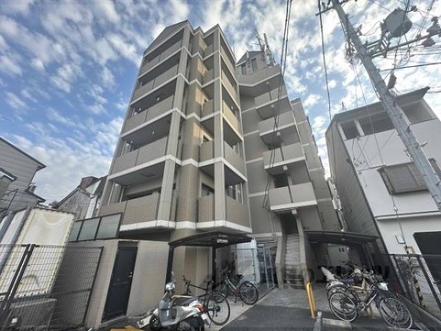 ロイヤルコート西七条外観写真3