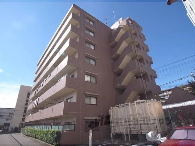 グランシャトー高辻外観写真1