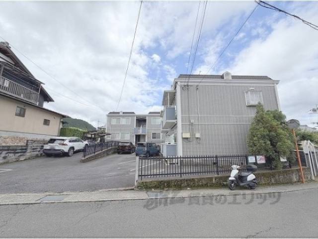 メゾンドヤーブＢ棟外観写真3