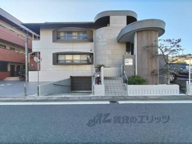 今井ドゥ－ズィエムマンション外観写真1