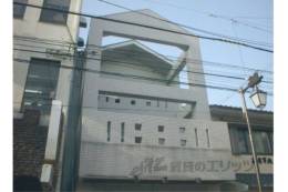 パールハイツ太秦外観写真