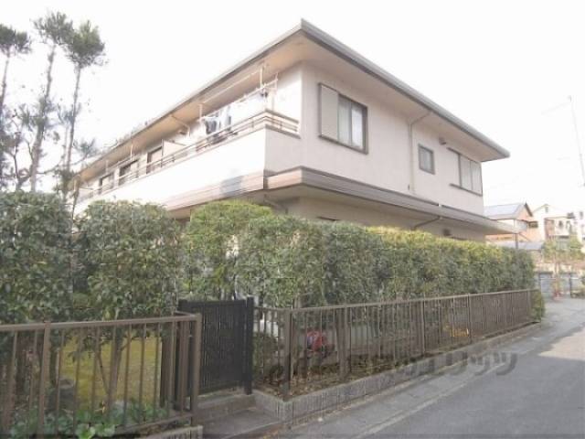 ハウス岩倉外観写真1
