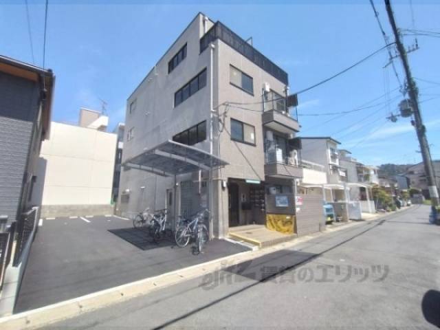 ルシエール四ノ宮外観写真1