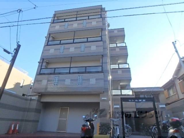 セトル深草外観写真1