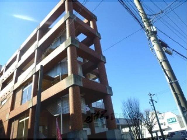 ティーズモモヤマ外観写真1