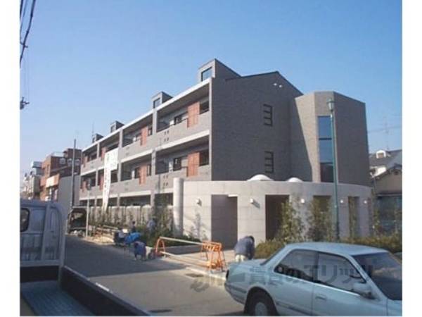 002001の外観写真