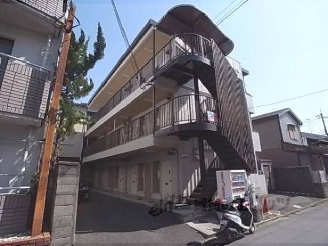 ロイヤル伏見外観写真3