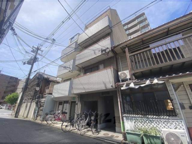 ラトゥール西院外観写真2