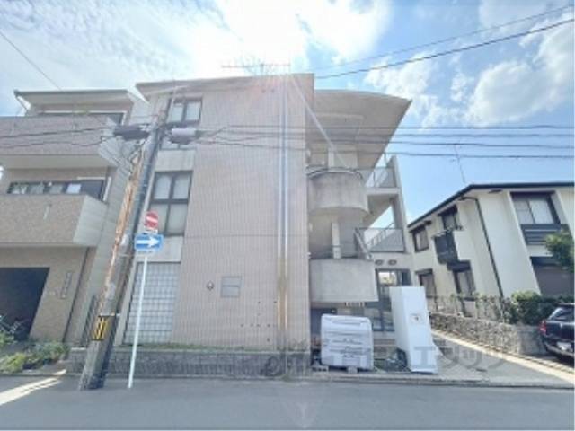 ランブラス西院外観写真2