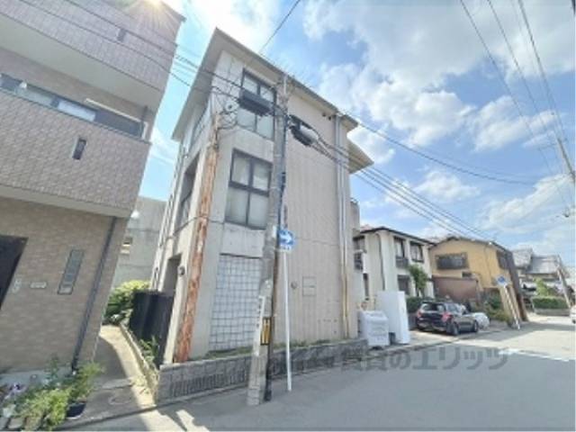 ランブラス西院外観写真3