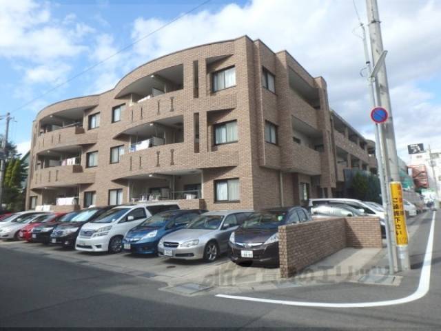 クラヴァス長岡京外観写真1