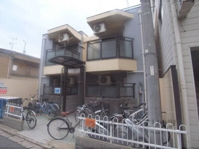 メゾン・ド・ヴァルチェ外観写真1