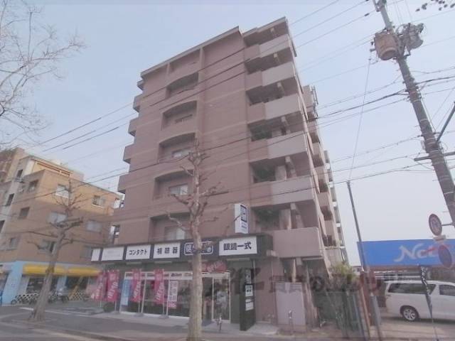 シャン・ド・フルール外観写真3