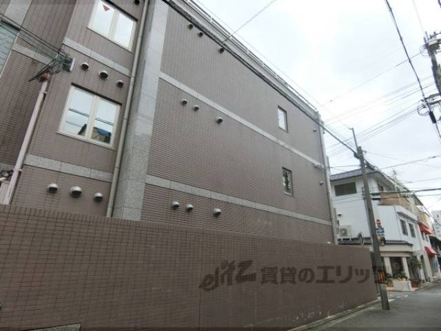 ヴァン・ウエスト外観写真3