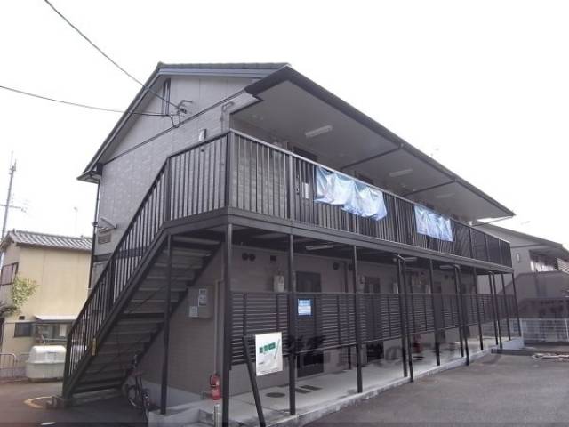 エメラルドグリーン外観写真2