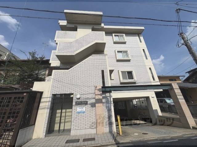 メゾン・ヤング外観写真1