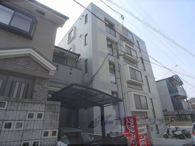 メゾン・ド・ラディ外観写真1