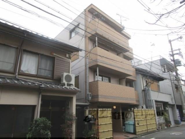 セリーヌヴィラ外観写真1