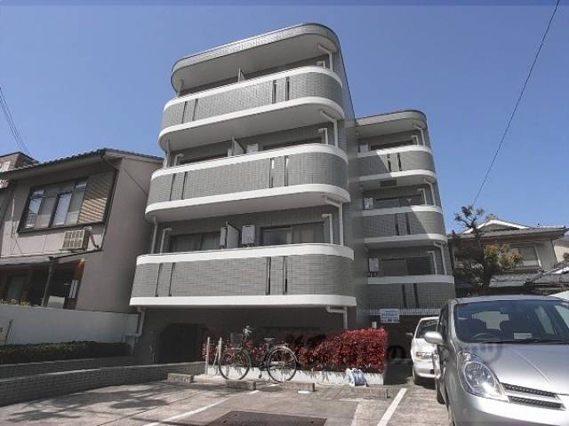 ベルヴィ武者小路外観写真1