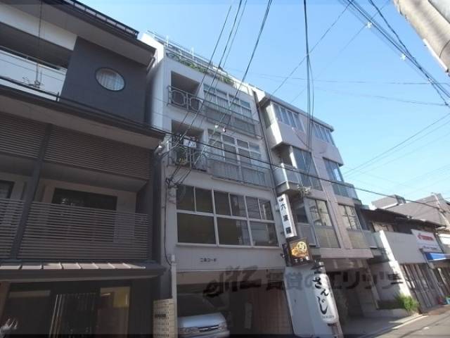 二条コーポ外観写真1