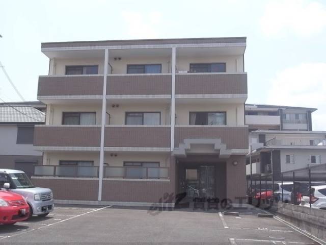 フラッツアルマカン外観写真1