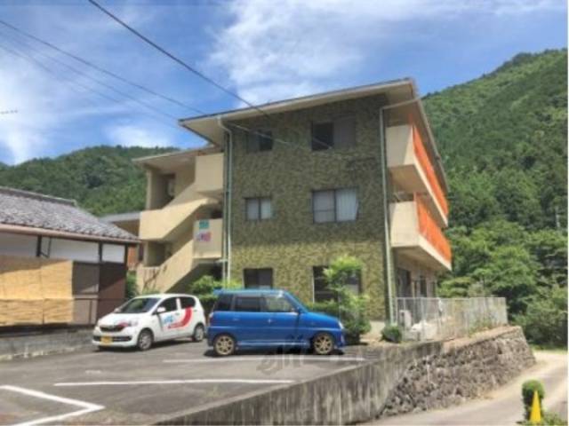 八瀬ロイヤルハイツ外観写真1