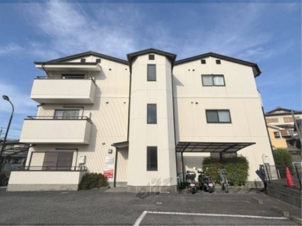 004942の外観写真