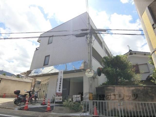 Ｄ’ｓ　Ｃｏｕｒｔ外観写真3
