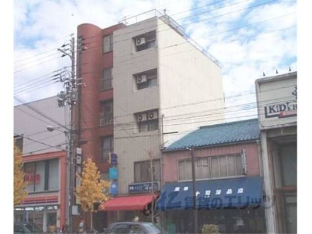 スウィングべにや外観写真1