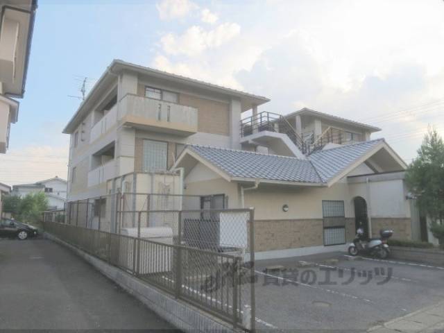 アパートメント宝ヶ池外観写真2