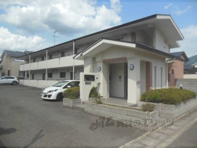 クレセント三宝２外観写真1