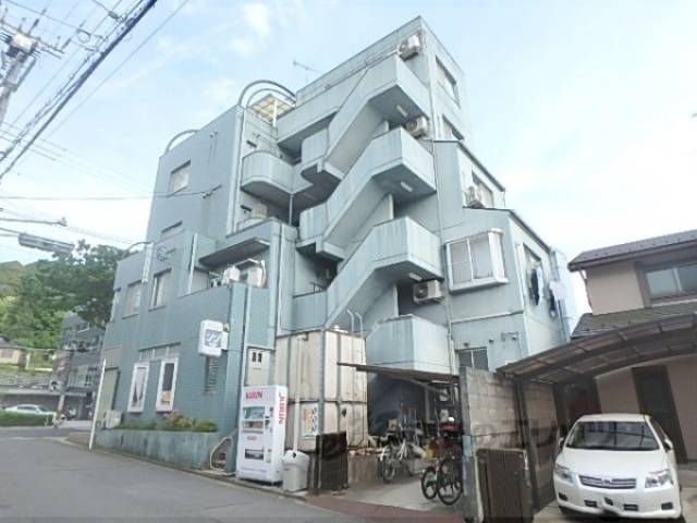 アベニュー７７外観写真1