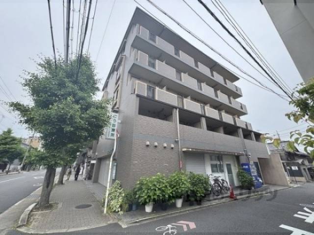 ウエストフィールド外観写真1