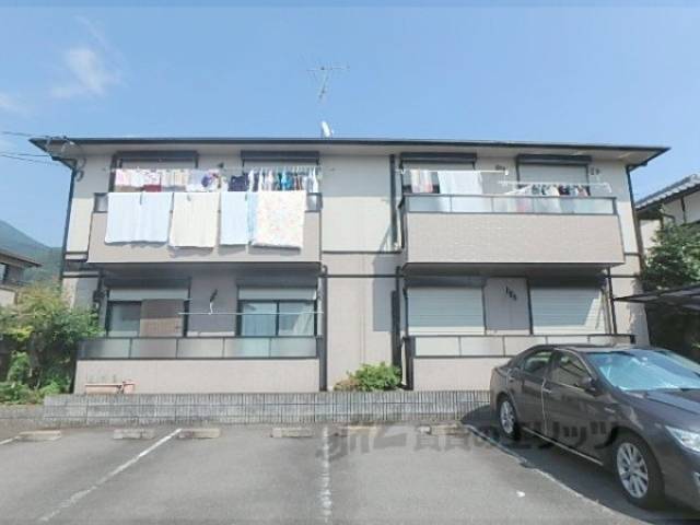 メゾン雲母坂外観写真1