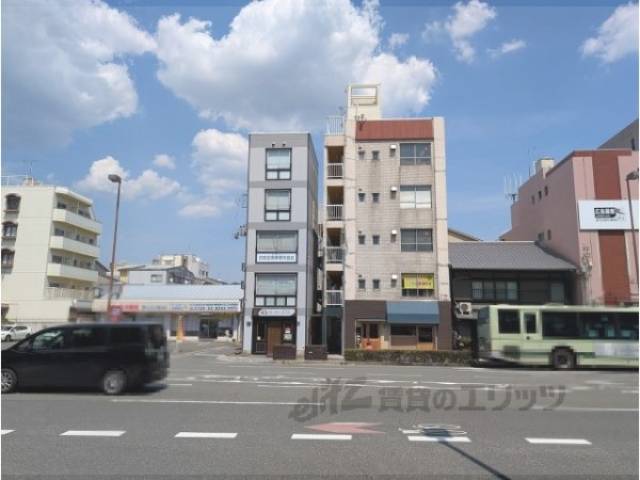 新二条マンション外観写真1