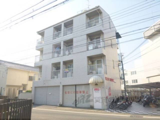 ウエストハウス外観写真2