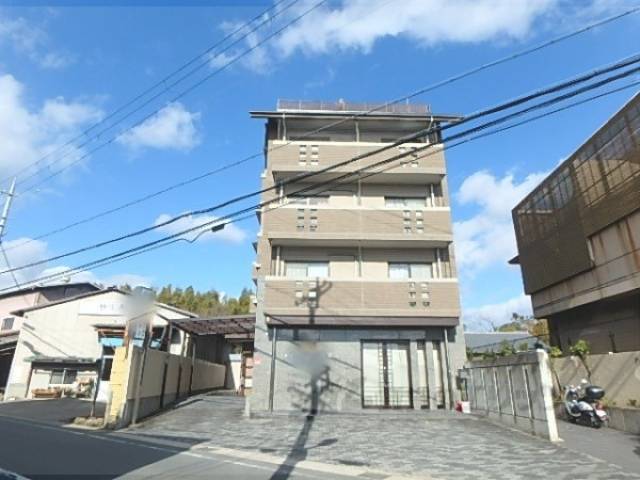 ＰＡＬＡＣＥ　ＦＩＲＳＴ　Ｑ外観写真3