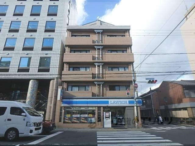 ドマーレ府庁前外観写真3